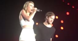 Taylor Swift canta Radioactive con Dan Reynolds degli Imagine Dragons (video)