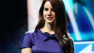 Lana Del Rey a Le Invasioni Barbariche canta Born To Die