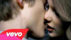 Taylor Swift - You Belong With Me (Video ufficiale e testo)