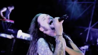 Korn - Get Up! (feat. Skrillex) (Video ufficiale e testo)