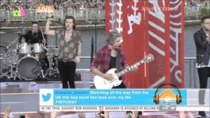 One Direction cantano Best Song Ever al Today Show City Walk