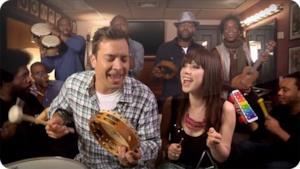 Jimmy Fallon & The Roots cantano Call Me Maybe al Late Night [VIDEO]