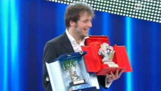 Rapahel Gualazzi vince Sanremo Giovani 2011