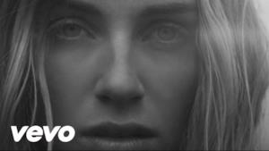 Zella Day - Mustang Kids (feat. Baby E) (Video ufficiale e testo)