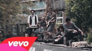 I Negrita a Londra sulle orme di Banksy nel video di 1989 