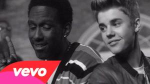 Justin Bieber - Fa la La (feat. Boyz II Men) (Video ufficiale e testo)