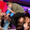 Londra 2013 - Justin Bieber sta male sul palco (video)