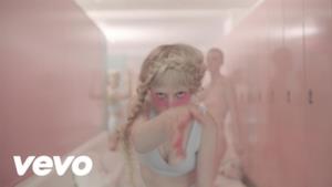 Petite Meller - Milk Bath (Video ufficiale e testo)