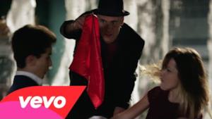 Niccolò Agliardi con i Braccialetti Rossi nel video di Il bene si avvera (ci sono anch'io)