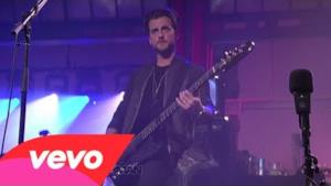 Kings of Leon - Crawl (Live) (Video ufficiale e testo)