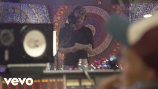 Avicii - Without You (feat. Sandro Cavazza) (Video ufficiale e testo)