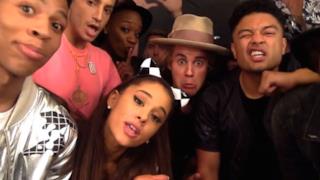 Justin Bieber e Ariana Grande nel video parodia di I Really Like You