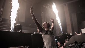 Headhunterz - Live Your Life (Video ufficiale e testo)