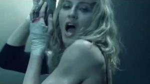 Madonna - Revolver (Video ufficiale e testo)