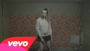 MØ - Waste of Time (Video ufficiale e testo)