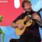Ed Sheeran duetta con Kermit per il Red Nose Day (video)