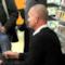 Sting firma autografi (FNAC Milano 18 dicembre 2011)