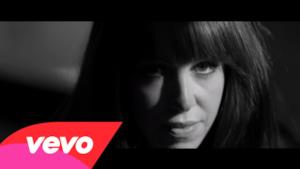 Laura Welsh - Ghosts (Live) (Video ufficiale e testo)