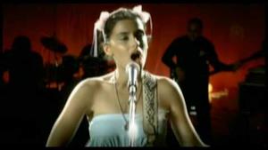 Nelly Furtado - Explode (Video ufficiale e testo)