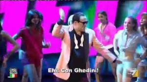 Crozza su Berlusconi: Gangnam Style diventa Oplà Silvio Style [VIDEO]