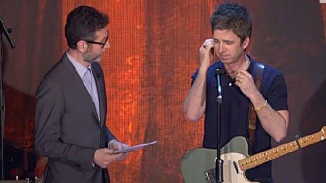 Noel Gallagher, l'ennesimo cantante contro Fabio Fazio (video)