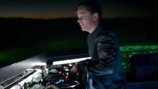 Martin Garrix e Tiesto in un "Team UP" per la gazzosa 7UP