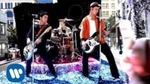 Green Day - Minority (Video ufficiale e testo)