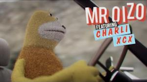 Mr. Oizo - Hand in the Fire (feat. Charli XCX) (Video ufficiale e testo)