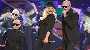 Christina Aguilera e Pitbull ai Kids Choice Awards 2013 [VIDEO]