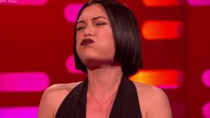 Jessie J canta a bocca chiusa al Graham Norton Show (video)