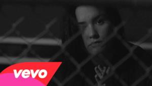 Demi Lovato - Waitin for You (feat. Sirah) (Video ufficiale e testo)