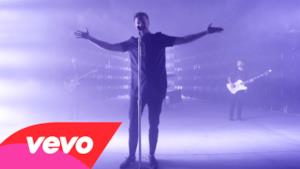 Imagine Dragons, uno show di luci per il nuovo video Gold 