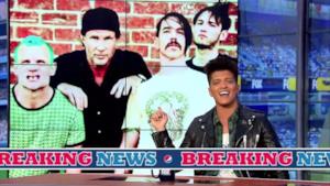 Bruno Mars annuncia i Red Hot Chili Peppers al Super Bowl 2014