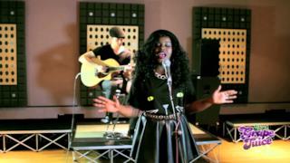 Misha B canta Diamonds di Rihanna