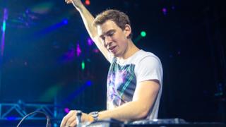 Hardwell - Everybody Is In The Place (audio ufficiale)