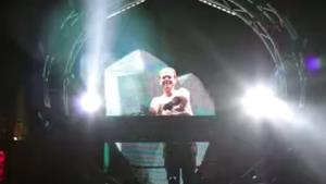 Presentazione del braccialetto per DJ Myo con Armin Van Buuren