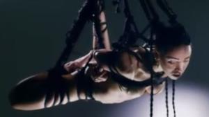 FKA twigs - Pendulum (video ufficiale e testo)