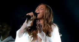 Beyoncé, ai Grammy 2015 un tributo a Selma con John Legend e Common