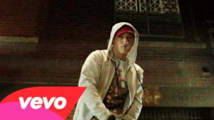 Eminem - Berzerk | video ufficiale, testo e traduzione lyrics