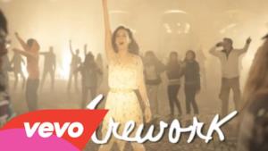 Katy Perry - Firework (Versione Lyric Video)