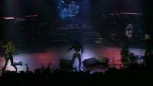 Iron Maiden - Wrathchild (Live At The Rainbow) (Video ufficiale e testo)