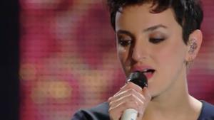 Arisa canta Controvento dopo la premiazione a Sanremo 2014