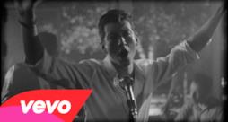 Arctic Monkeys - Arabella (video ufficiale, testo e traduzione)