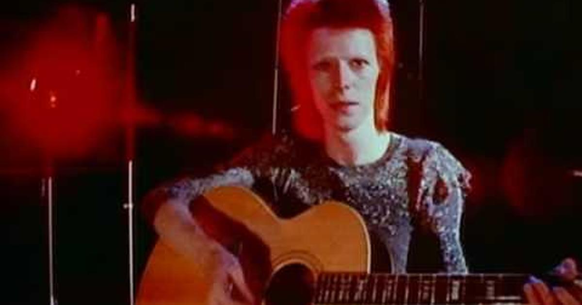 David Bowie Space Oddity 1969. Дэвид Боуи космос. Боуи Space Oddity. Bowie David "Space Oddity". David bowie's space oddity