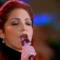 Gloria Estefan - Mas alla (Live) (Video ufficiale e testo)