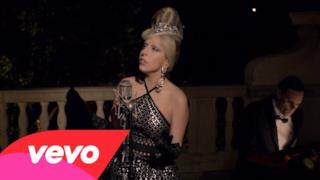► Lady Gaga - Marry The Night (Thanksgiving special)