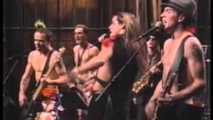 Red Hot Chili Peppers - subway to venus (Video ufficiale e testo)