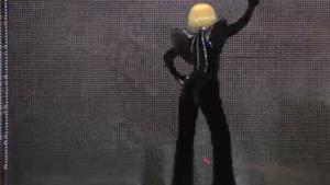 Luciana Littizzetto imita Raffaella Carrà a Sanremo 2014