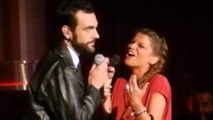 Alessandra Amoroso e Marco Mengoni cantano Monkey Man all'Arena di Verona (video)