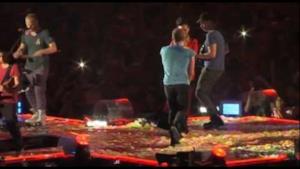 Coldplay e Rihanna - Princess of China live a Parigi [VIDEO]